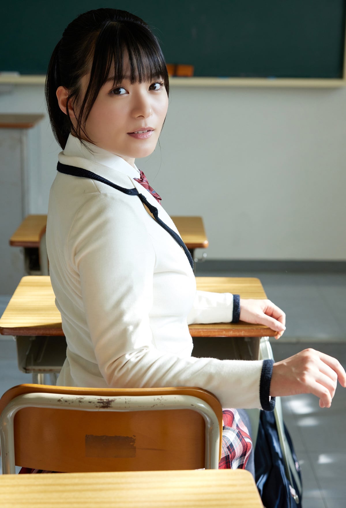 Japanese Idol Mizuki Hoshina Released gravure photo book Everyone has gone home PixiBB (4)